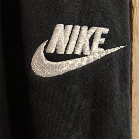 Nike sweatpants - Picture 2 of 2